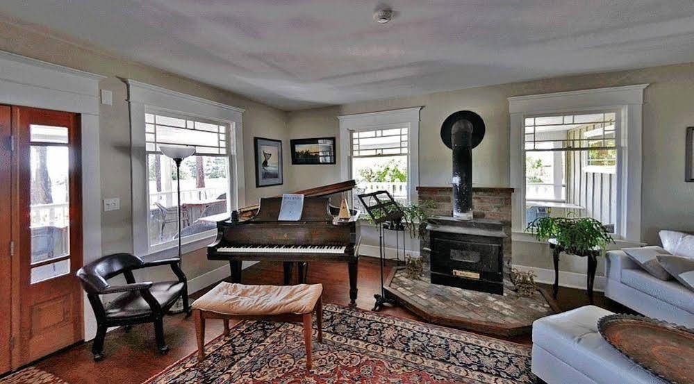 مبيت وإفطار Friday Harbor Grand المظهر الخارجي الصورة
